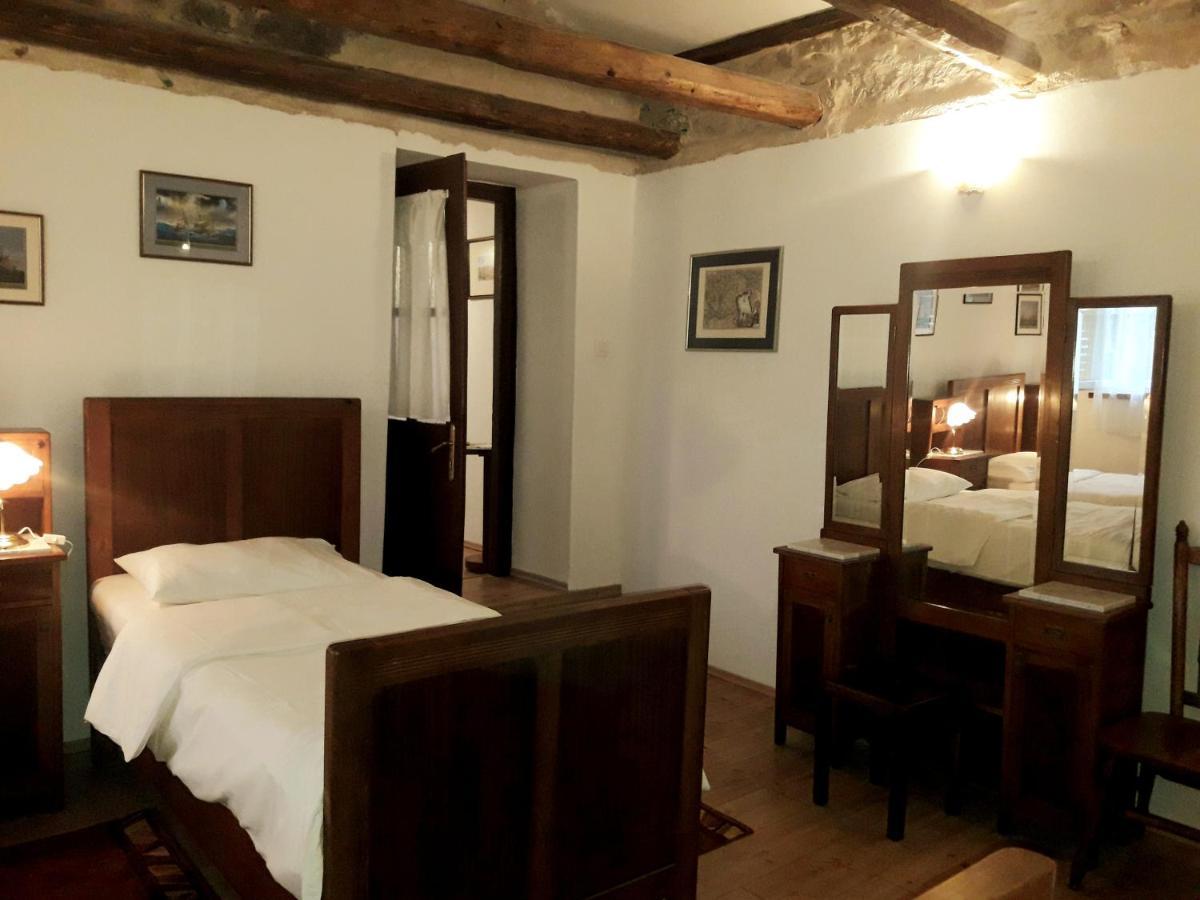 Casa Istriana Nona Pina Βίλα Kaštelir Εξωτερικό φωτογραφία