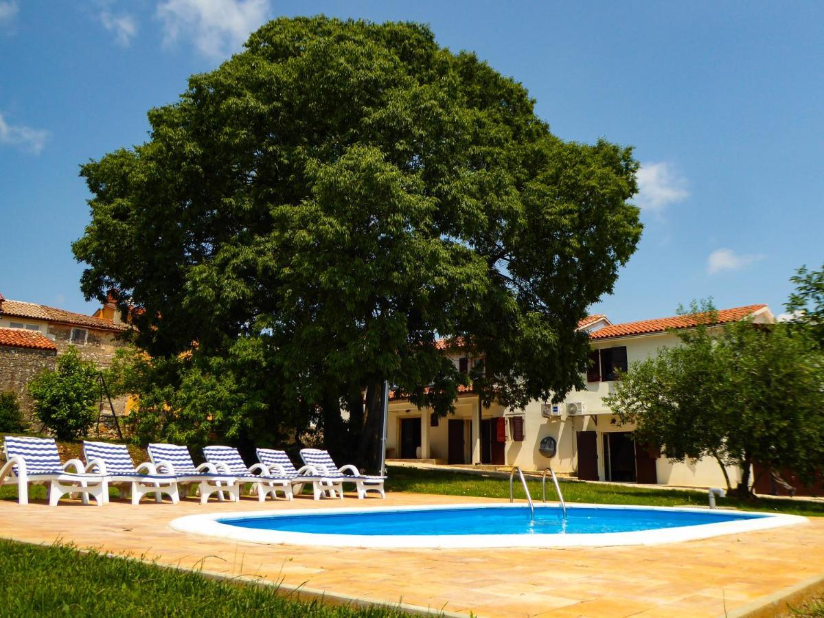 Casa Istriana Nona Pina Βίλα Kaštelir Εξωτερικό φωτογραφία