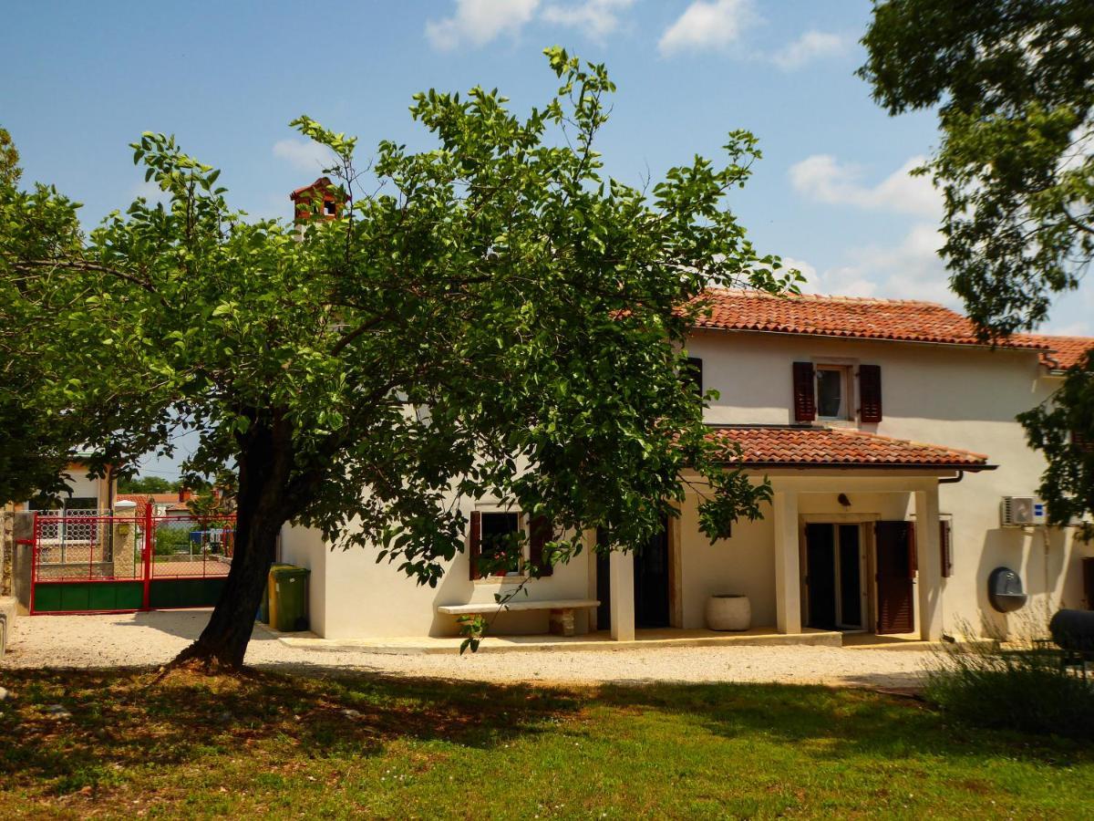Casa Istriana Nona Pina Βίλα Kaštelir Εξωτερικό φωτογραφία
