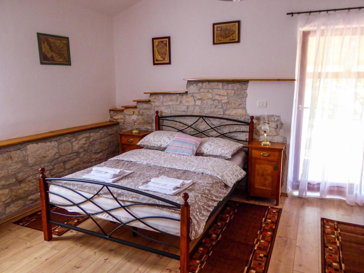 Casa Istriana Nona Pina Βίλα Kaštelir Εξωτερικό φωτογραφία